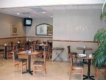 Clarion Hotel Fort Myers Restaurant foto